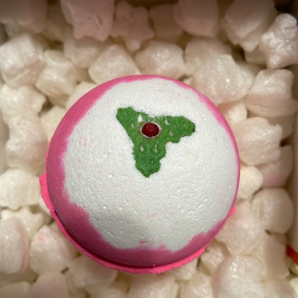 Lush Cosmetics Sweet Pudding Bath Bomb -  Xmas 2022